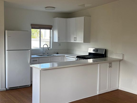 3rd image of 652 E San Juan Ave #B