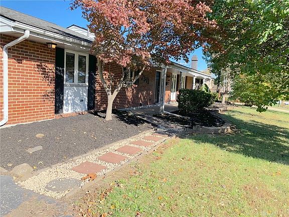 3rd image of 2311 Delvue Dr