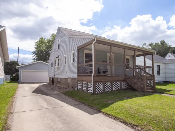 1313 E Oakland Ave, Bloomington, IL 61701