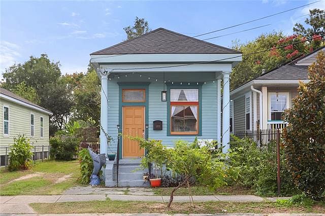 1st image of 2452 N Prieur St