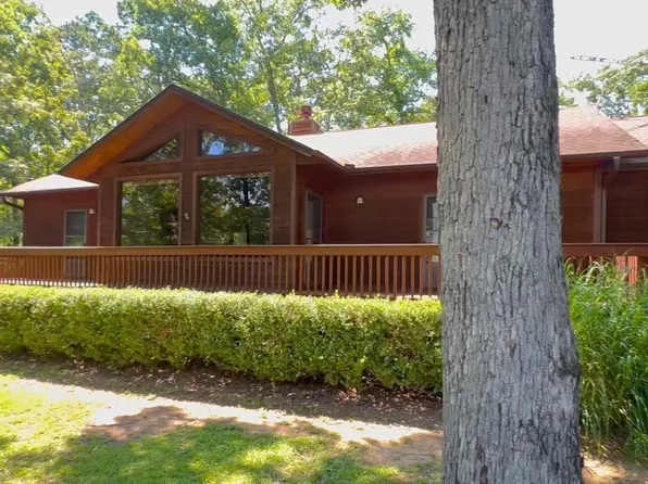 206 Cherokee Dr, Fairfield Bay, AR 72088
