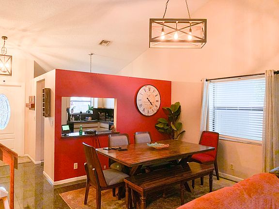 4th image of 74 Rosewood Cir