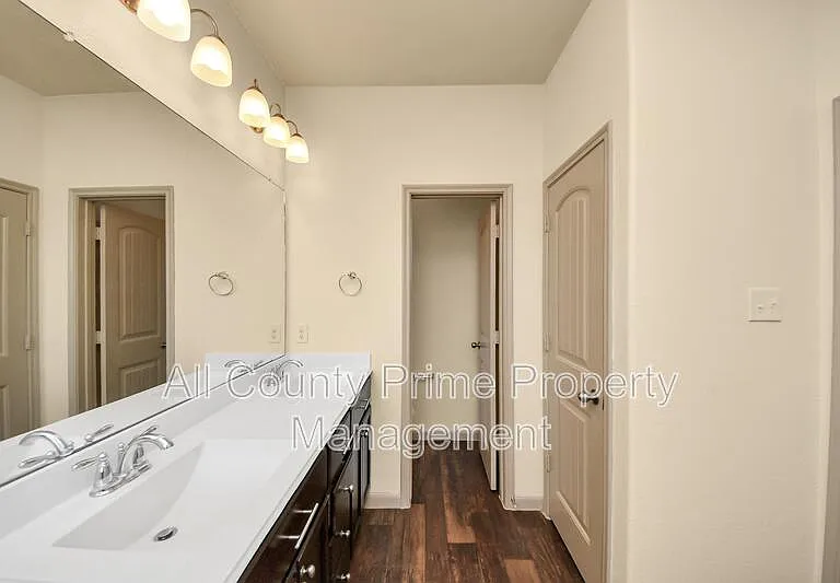 5234 Corbridge Glen Ct — Photo 13