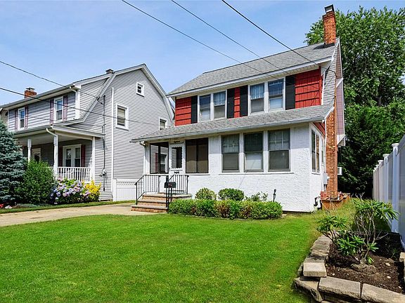 3rd image of 18 Blossom Heath Ave