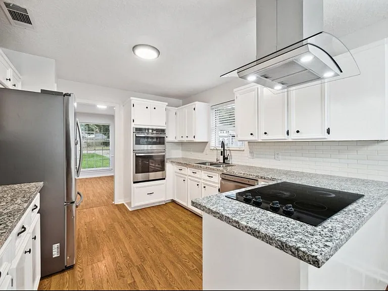 1319 Forsythe Ln — Photo 4