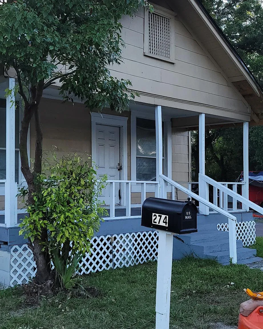 3 bed, 1040 sqft, $1,250 — Photo 1