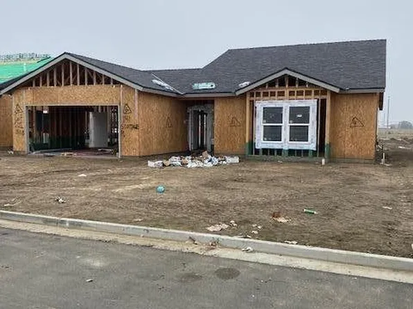 1141 Cottage Pl E, Porterville, CA 93257