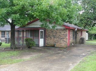 212 Willow Ave, Tuskegee, AL 36083