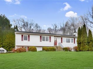 22 Astor Dr, Shelton, CT 06484