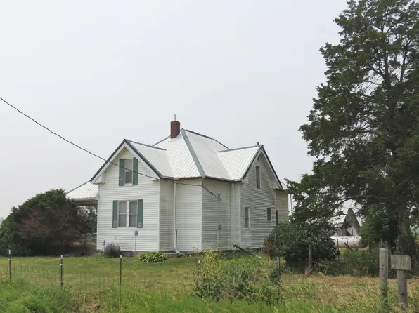 1460 280th Ave, Charlotte, IA 52731