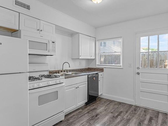 5th image of 1324 Hillside Ave #C