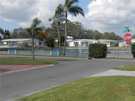4th image of 715 51st Avenue Dr W