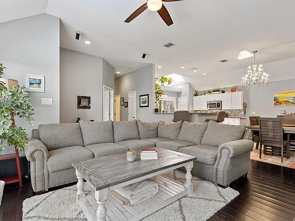 5th image of 3806 Seminole Ct