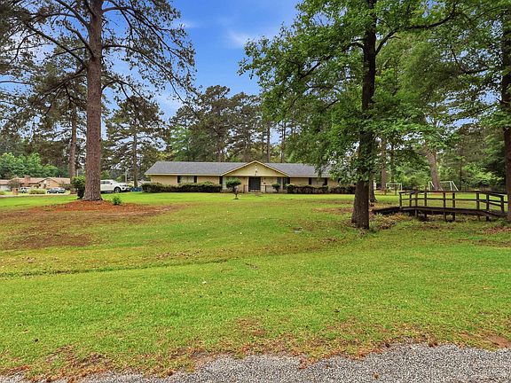 2nd image of 106 Dogwood Ln