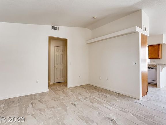 2nd image of 520 Arrowhead Trl Unit 621