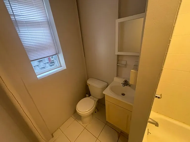 57 Van Reypen St #16E — Photo 6