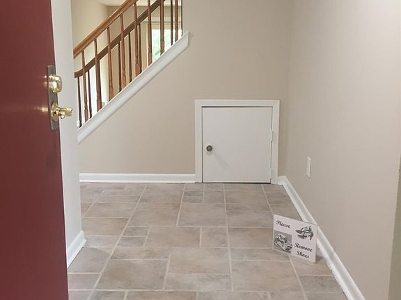 2nd image of 94 Tennyson Dr #94
