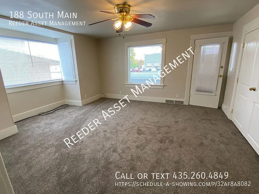 Charming Single-Level Home in Downtown Smithfield! — Photo 2