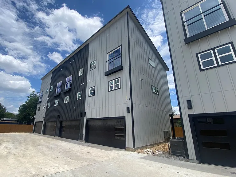 1823 Burnet St #2 — Photo 11
