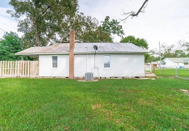 518 Railroad St — Photo 34