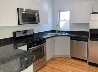 1450 W Walton St #1, Chicago, IL 60642
