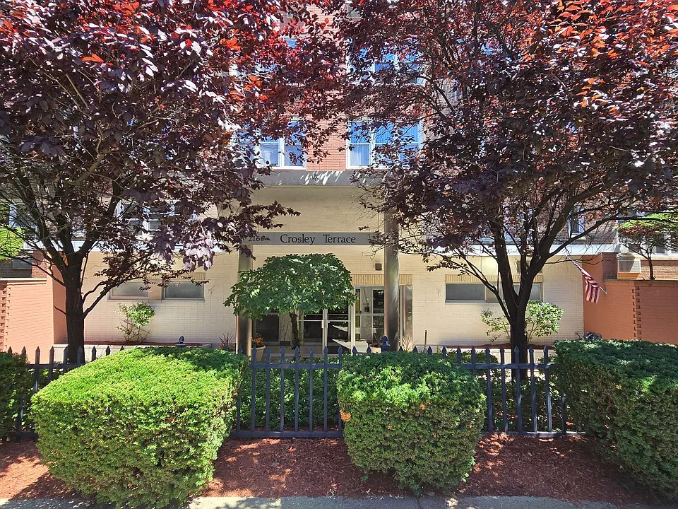 2160 Center Ave #2M