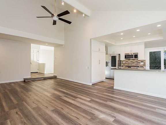 5th image of 2909 E Sierra Dr