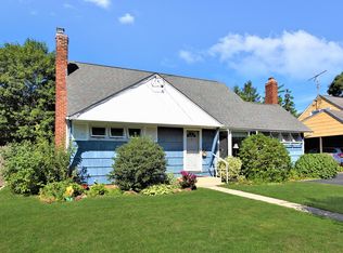 3 Nevada St, Syosset, NY 11791