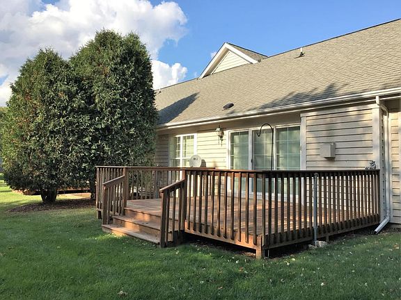 2nd image of W233N3033 Oakmont Ct W
