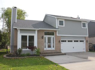 1446 Rossdale Dr, Waterford, MI