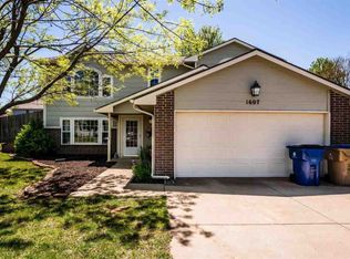 1607 E McClelland Dr, Derby, KS 67037