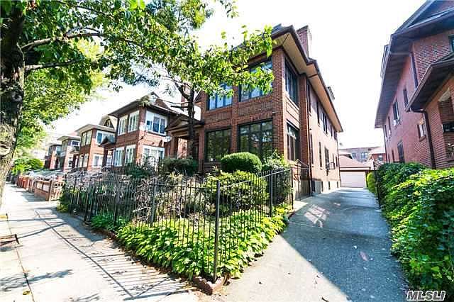 1st image of 3727 89th St