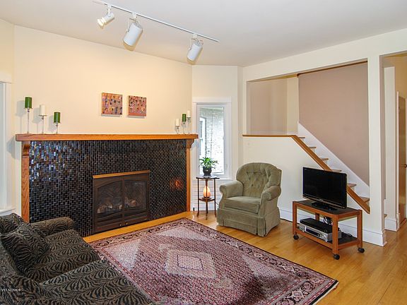 4th image of 1035 S Grove Ave