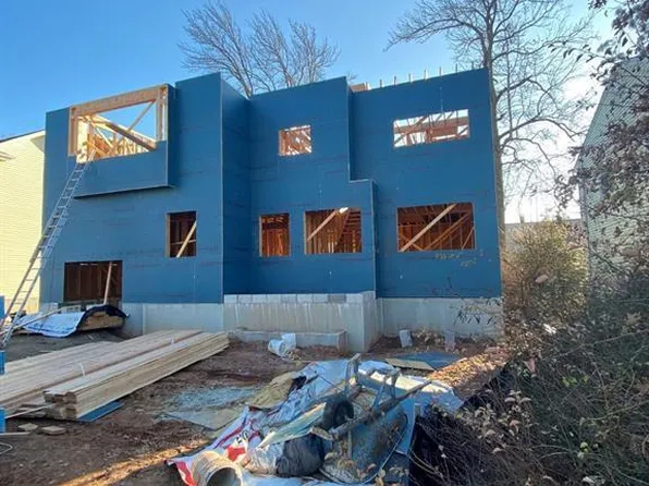 87 Hunt St, Iselin, NJ 08830