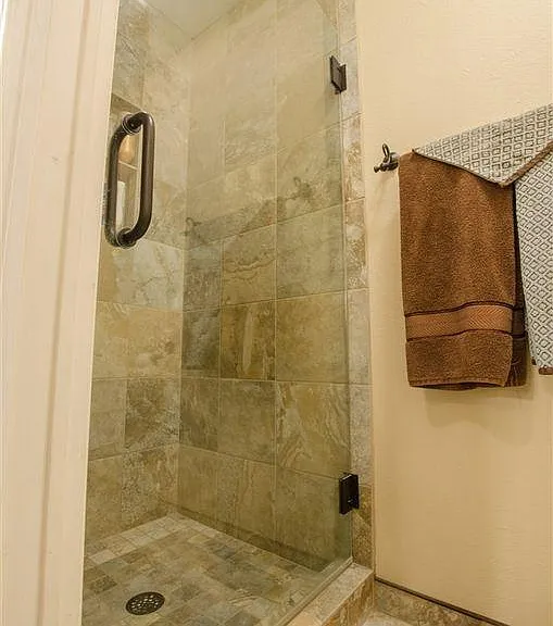2121 Carrington Ct — Photo 12