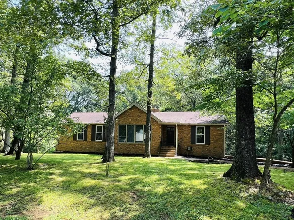 370 Twin Oaks Dr, Kingston Springs, TN 37082