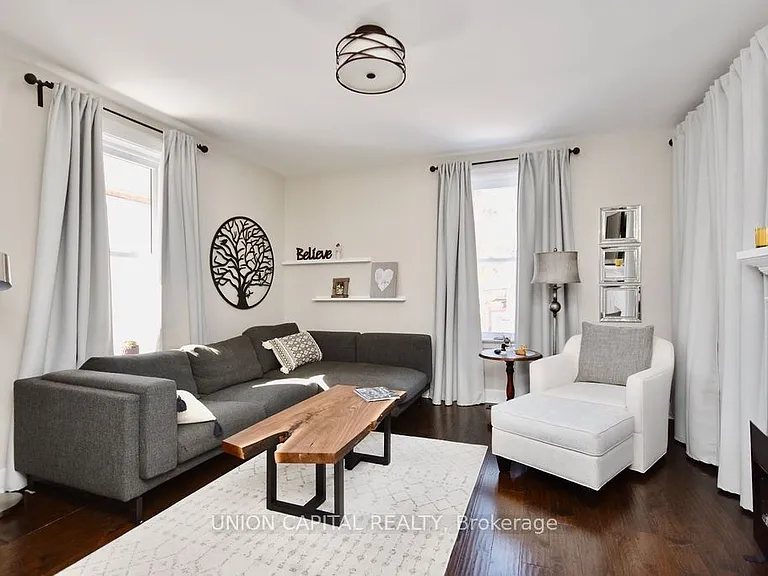 40 Albert St N — Photo 4