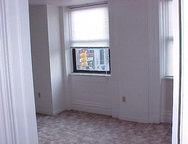 2nd image of 1203 E Carson St APT 4