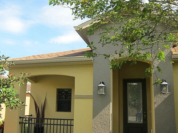 3rd image of 562 Monterey St