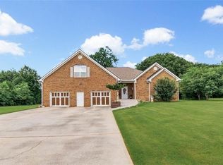 225 Point Ridge Ct, Temple, GA 30179