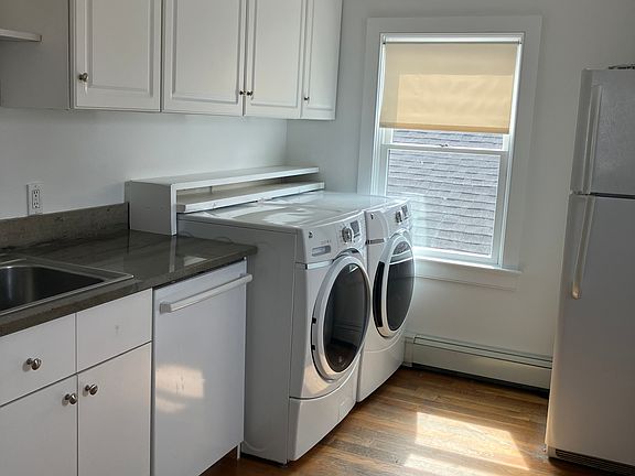 5th image of 2446 Montauk Hwy APT A
