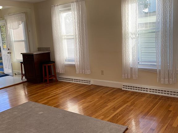 4th image of 75 Pleasant St #1