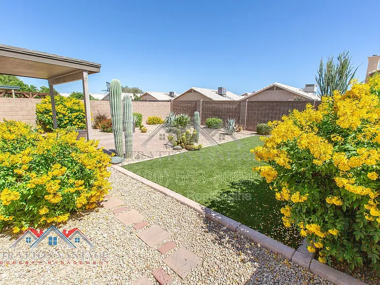 2105 E Donald Dr — Photo 31