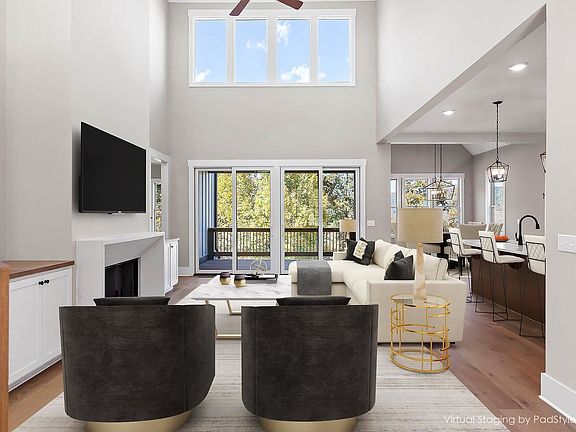 3rd image of 1105 Leconte Cir