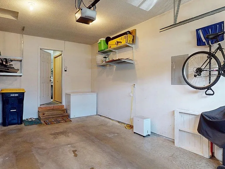 3057 Venice Ln NW — Photo 24