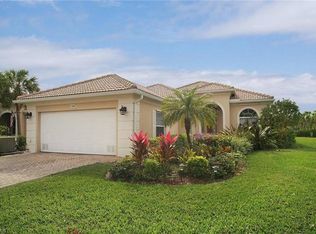 2286 Heydon Cir W, Naples, FL 34120
