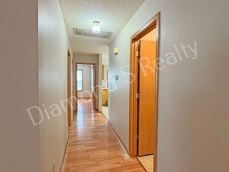 1442 / 1444 W Rainey Duplex — Photo 12