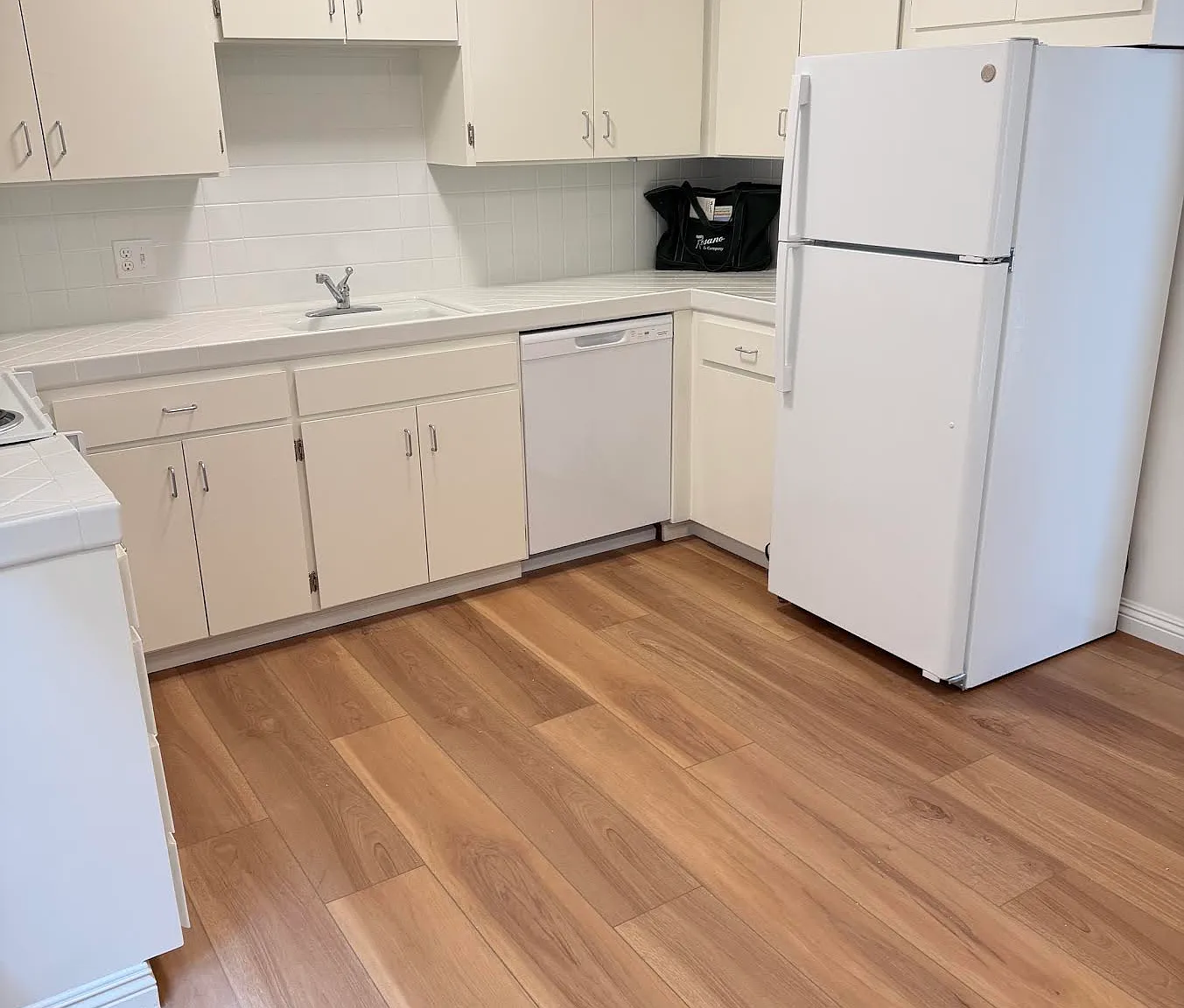 1 bed, 650 sqft, $4,900 — Photo 2