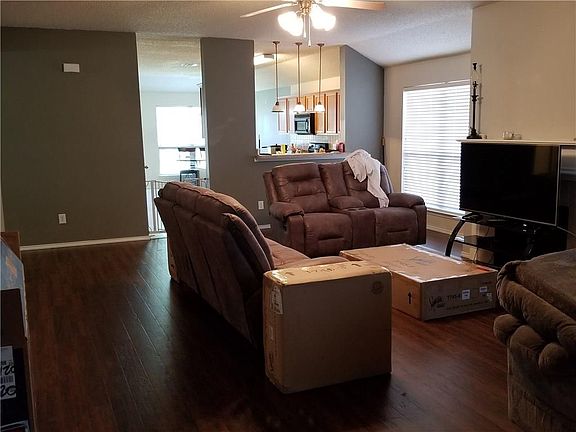 4th image of 9908 Nixon Dr