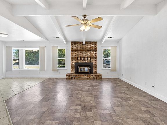 4th image of 36953 Sparta Ave